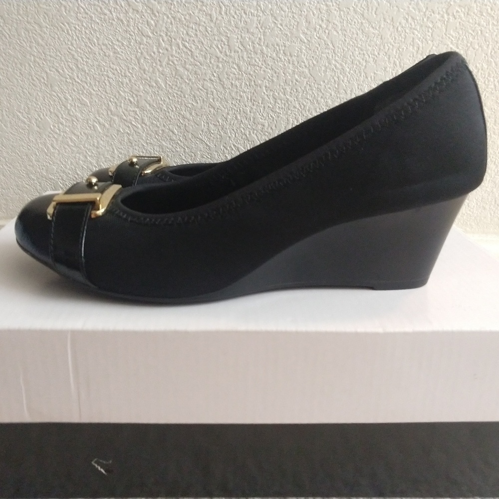 Alfani closed toe wedges- New